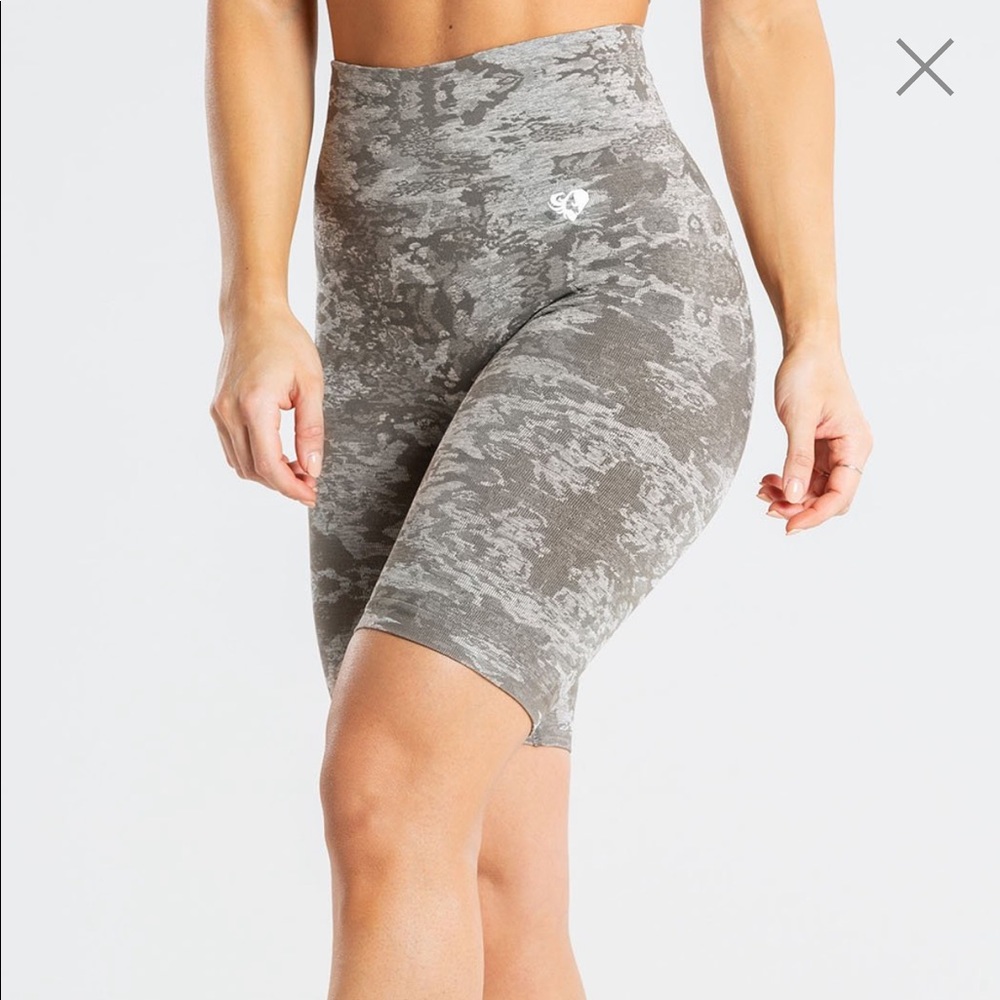 GREEN women best shorts!